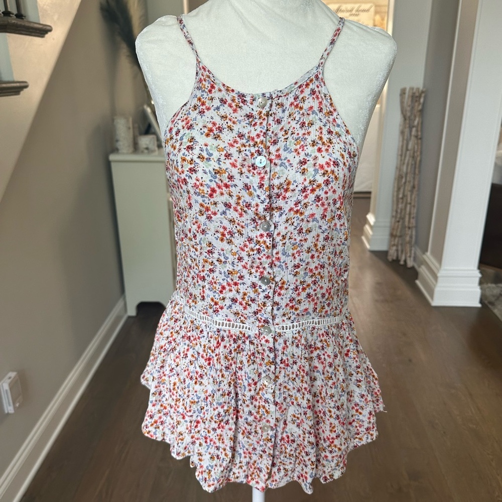 Lizard Thicket Floral Top- size small